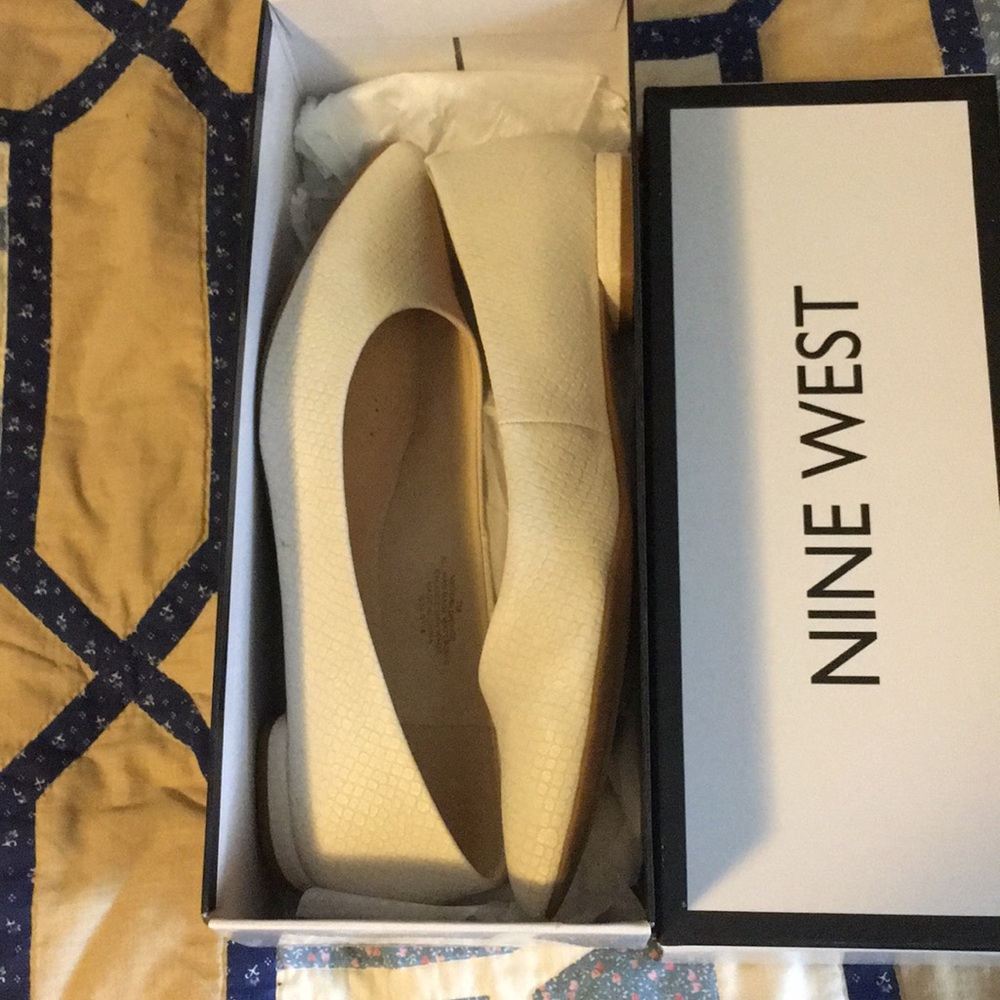 Comfortable dressy flats
